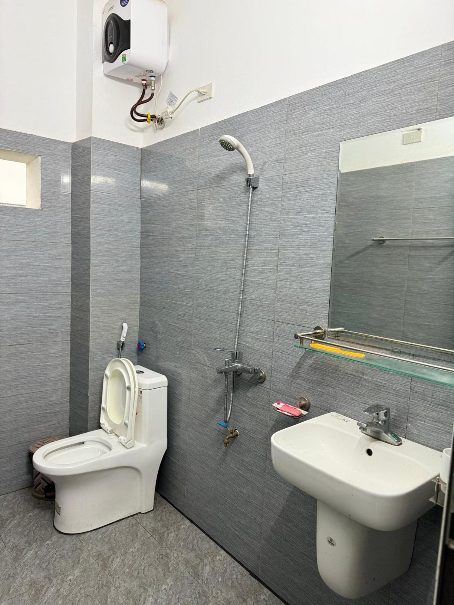 Hotel Minh Thang Nho Quan Exterior photo
